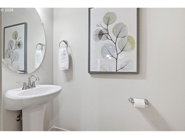 11108 Sw DAVOS Ln, Wilsonville, OR 97070