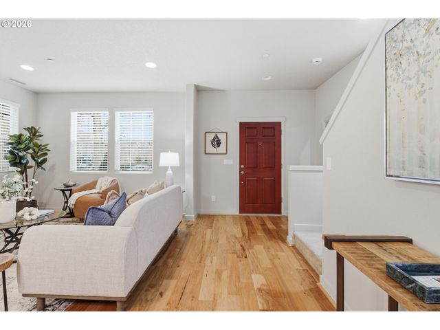 11108 Sw DAVOS Ln, Wilsonville, OR 97070