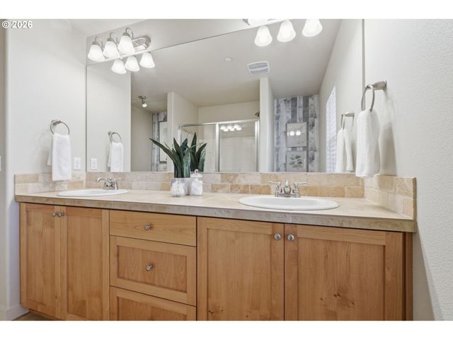 11108 Sw DAVOS Ln, Wilsonville, OR 97070