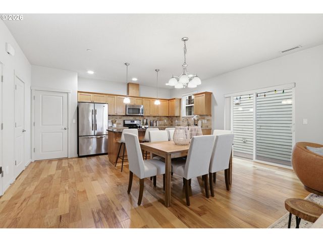 11108 Sw DAVOS Ln, Wilsonville, OR 97070