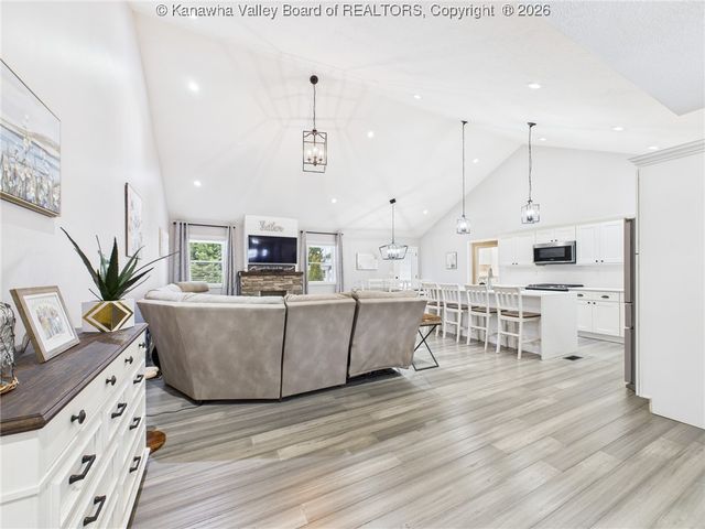 103 Limestone Drive, Eleanor, WV 25070