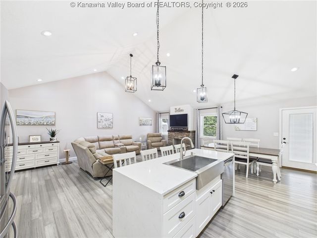 103 Limestone Drive, Eleanor, WV 25070