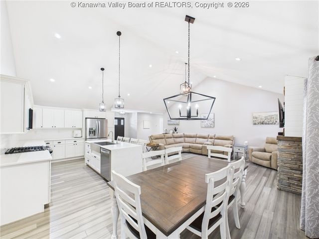 103 Limestone Drive, Eleanor, WV 25070