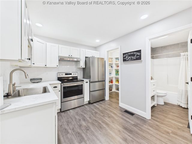 103 Limestone Drive, Eleanor, WV 25070