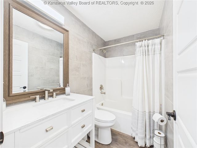 103 Limestone Drive, Eleanor, WV 25070