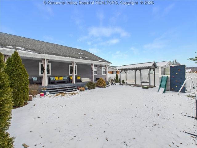 103 Limestone Drive, Eleanor, WV 25070