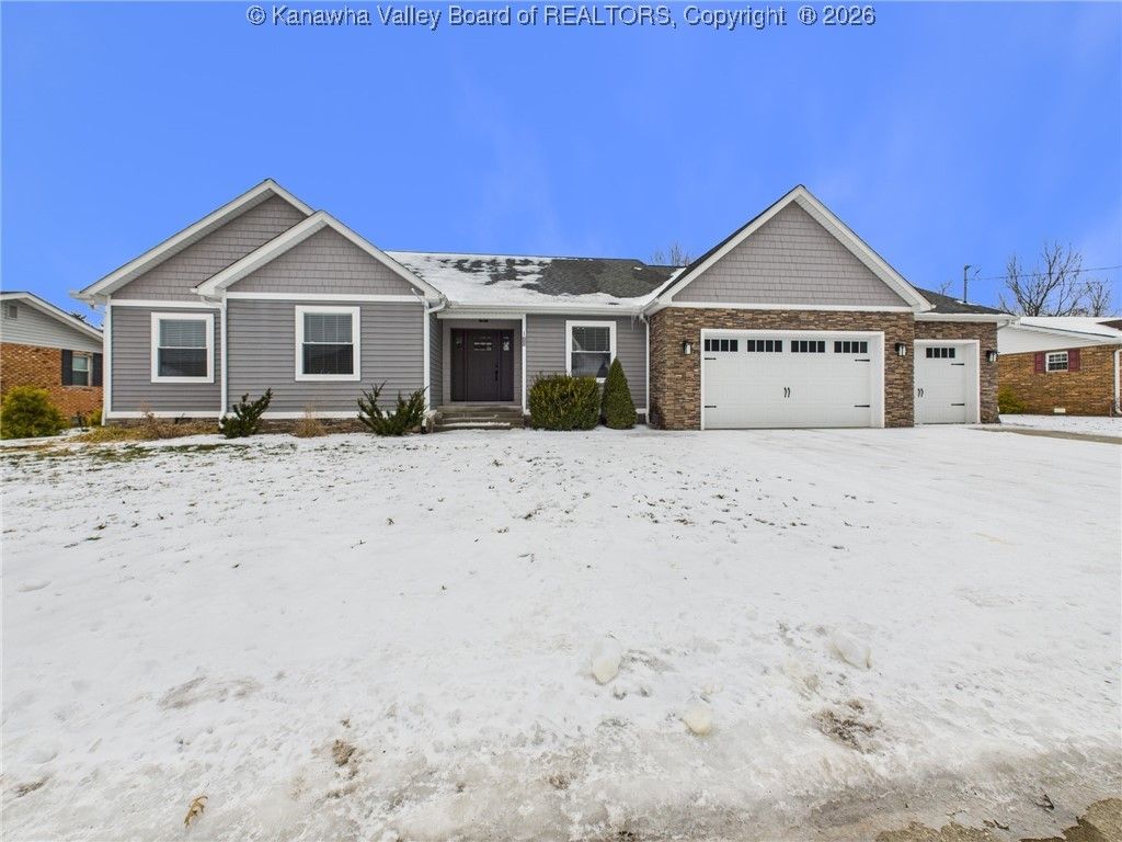 103 Limestone Drive, Eleanor, WV 25070