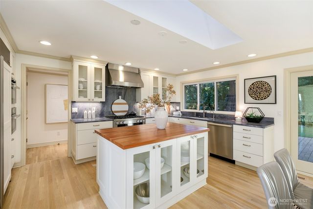 8280 SE 61st Street, Mercer Island, WA 98040