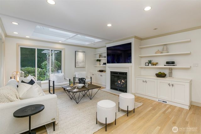 8280 SE 61st Street, Mercer Island, WA 98040