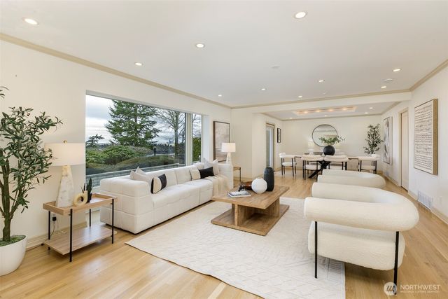 8280 SE 61st Street, Mercer Island, WA 98040