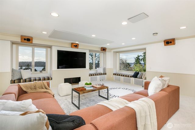 8280 SE 61st Street, Mercer Island, WA 98040