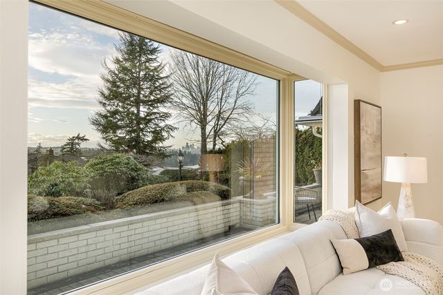 8280 SE 61st Street, Mercer Island, WA 98040