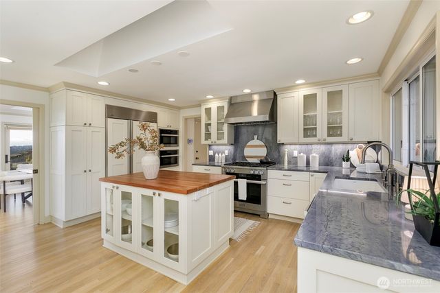 8280 SE 61st Street, Mercer Island, WA 98040