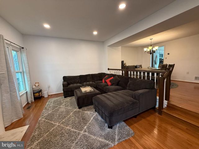 5832 APSLEY HOUSE CT, Alexandria, VA 22310