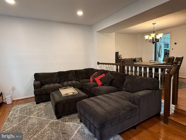 5832 APSLEY HOUSE CT, Alexandria, VA 22310