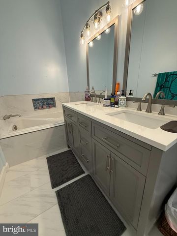 5832 APSLEY HOUSE CT, Alexandria, VA 22310