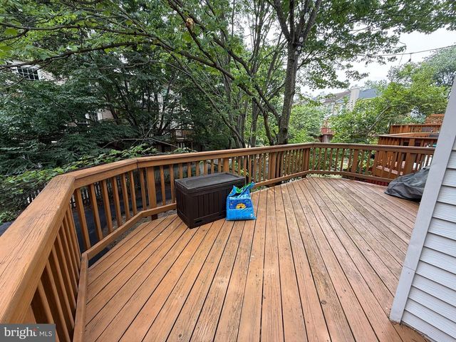 5832 APSLEY HOUSE CT, Alexandria, VA 22310