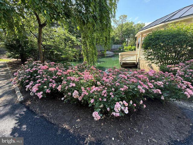 5832 APSLEY HOUSE CT, Alexandria, VA 22310