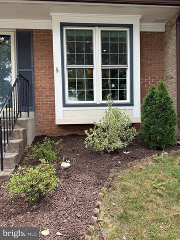 5832 APSLEY HOUSE CT, Alexandria, VA 22310
