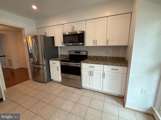 5832 APSLEY HOUSE CT, Alexandria, VA 22310