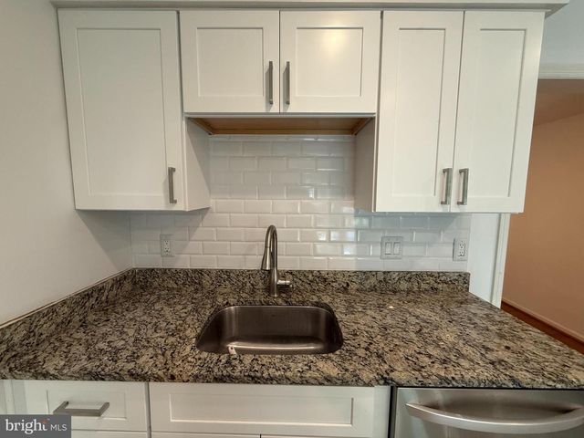 5832 APSLEY HOUSE CT, Alexandria, VA 22310