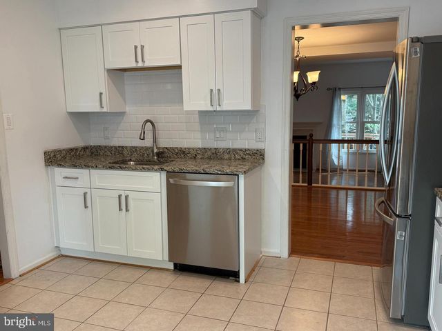 5832 APSLEY HOUSE CT, Alexandria, VA 22310