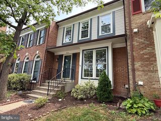 5832 APSLEY HOUSE CT, Alexandria, VA 22310