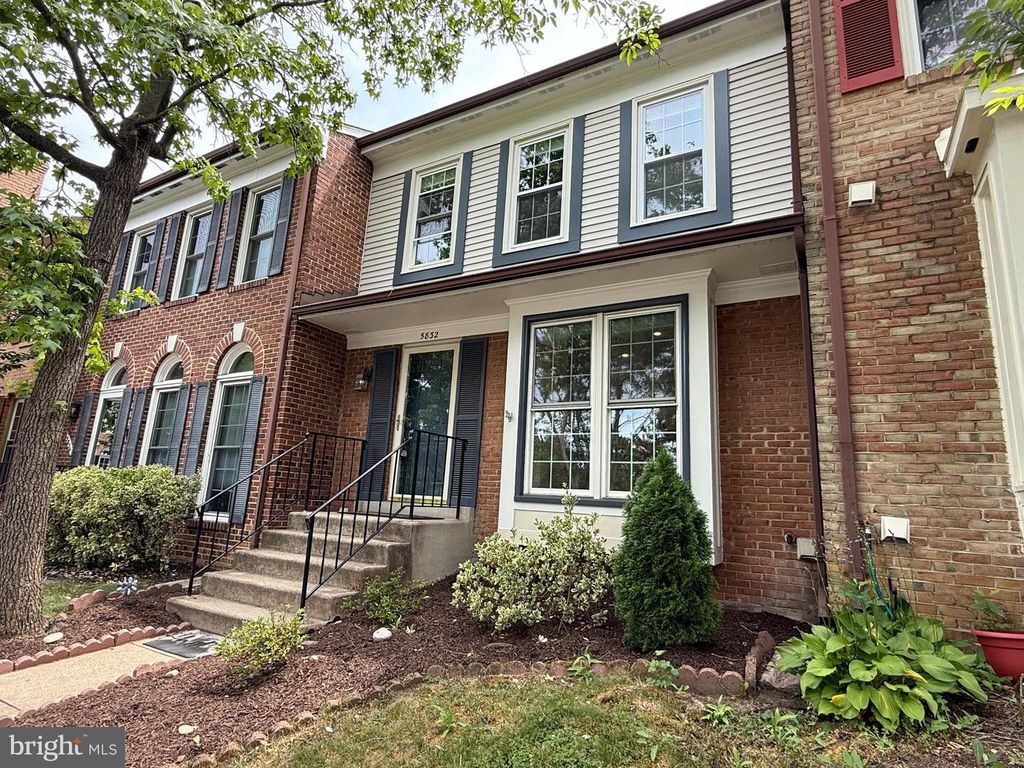 5832 APSLEY HOUSE CT, Alexandria, VA 22310