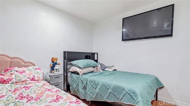 1374 E Vernon, Los Angeles, CA 90011