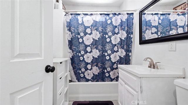 1374 E Vernon, Los Angeles, CA 90011