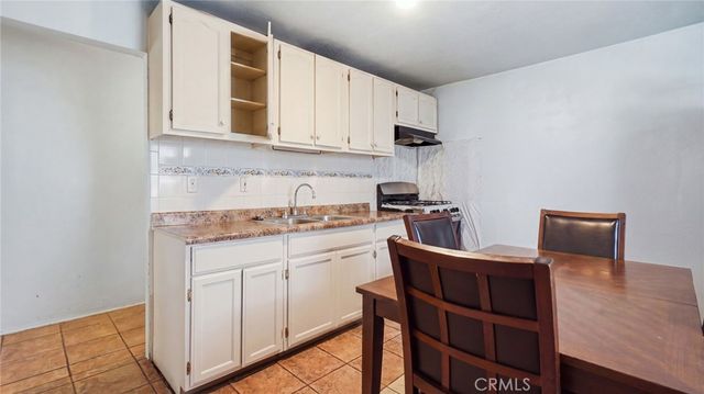 1374 E Vernon, Los Angeles, CA 90011
