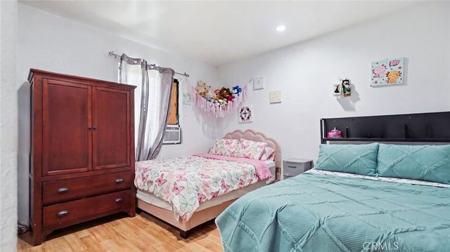 1374 E Vernon, Los Angeles, CA 90011