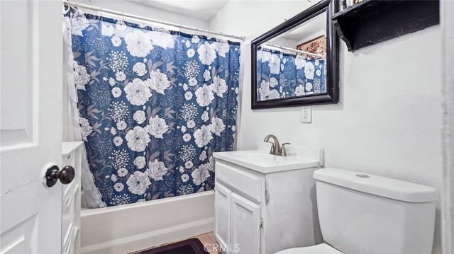 1374 E Vernon, Los Angeles, CA 90011