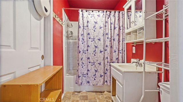 1374 E Vernon, Los Angeles, CA 90011