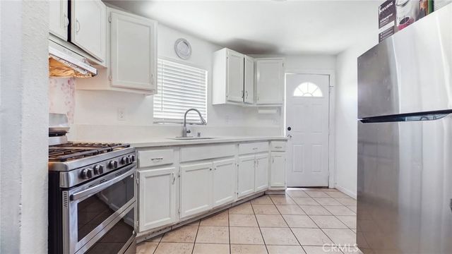1374 E Vernon, Los Angeles, CA 90011