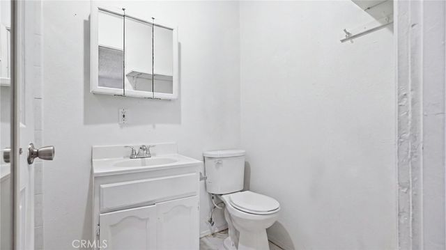 1374 E Vernon, Los Angeles, CA 90011