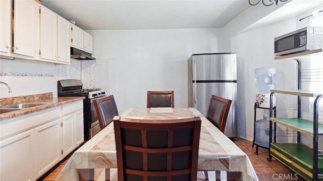 1374 E Vernon, Los Angeles, CA 90011
