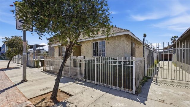 1374 E Vernon, Los Angeles, CA 90011