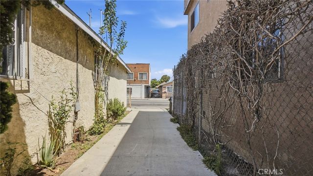 1374 E Vernon, Los Angeles, CA 90011