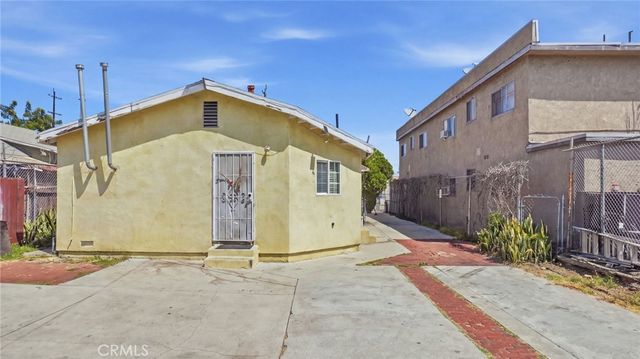 1374 E Vernon, Los Angeles, CA 90011