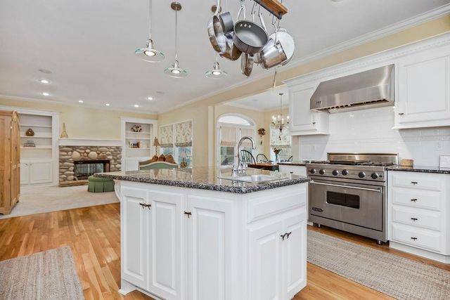 26266 W 110th Terrace, Olathe, KS 66061