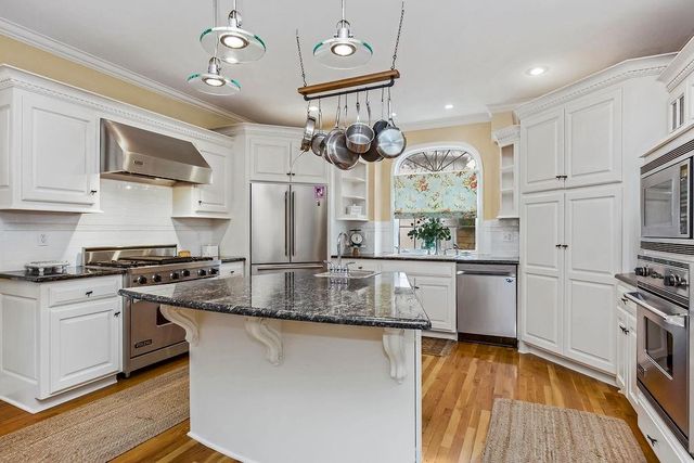 26266 W 110th Terrace, Olathe, KS 66061