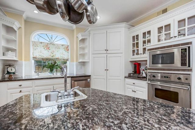 26266 W 110th Terrace, Olathe, KS 66061