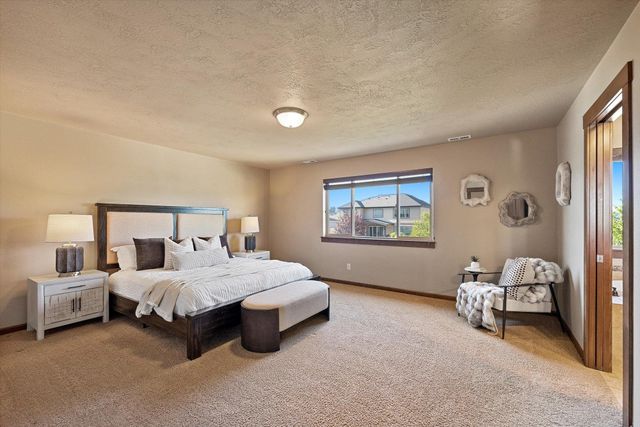 17709 E Daystar Rd, Greenacres, WA 99016
