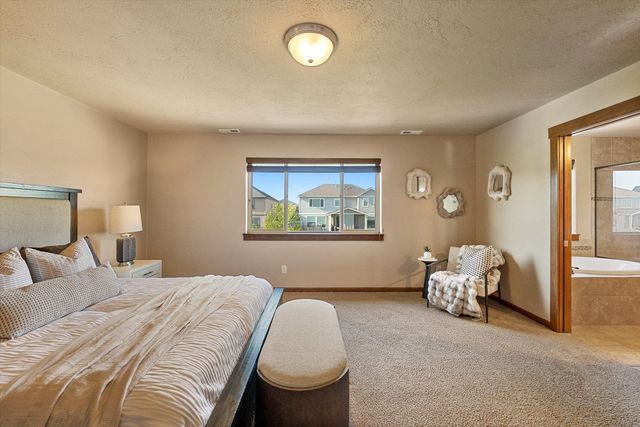 17709 E Daystar Rd, Greenacres, WA 99016