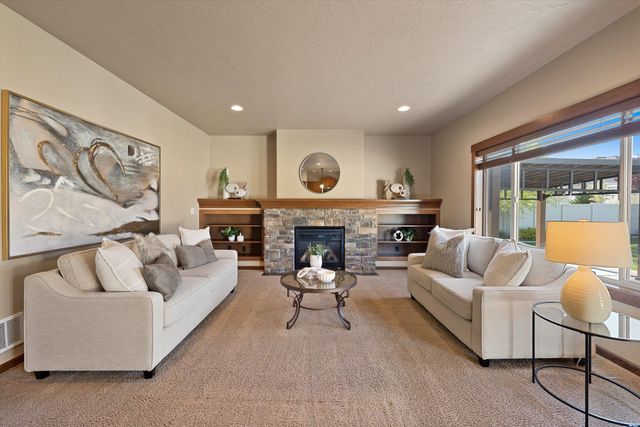 17709 E Daystar Rd, Greenacres, WA 99016