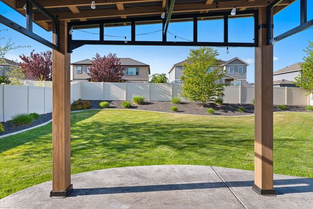 17709 E Daystar Rd, Greenacres, WA 99016