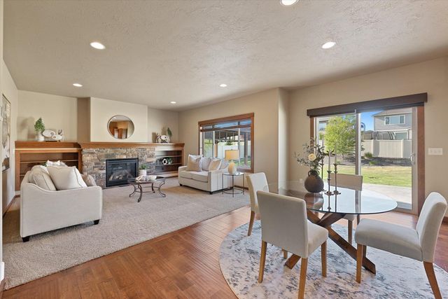 17709 E Daystar Rd, Greenacres, WA 99016