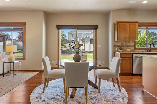 17709 E Daystar Rd, Greenacres, WA 99016