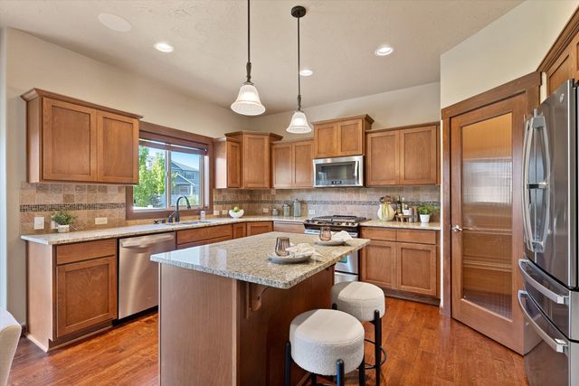 17709 E Daystar Rd, Greenacres, WA 99016